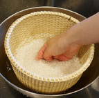 米とぎザルの使い方(1)